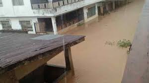 Flood takes over Abeokuta roads, as Ogun River overflows 